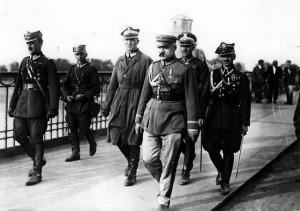 Jóżef Piłsudski w maju 1926 r., Kazimierz Stamirowski - pierwszy z lewej